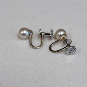 Timeless solid 14k White gold Pearl Earrings